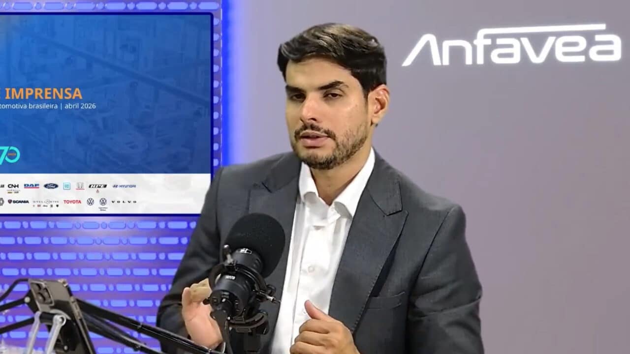 O presidente da Anfavea Igor Calvet em coletiva de imprensa