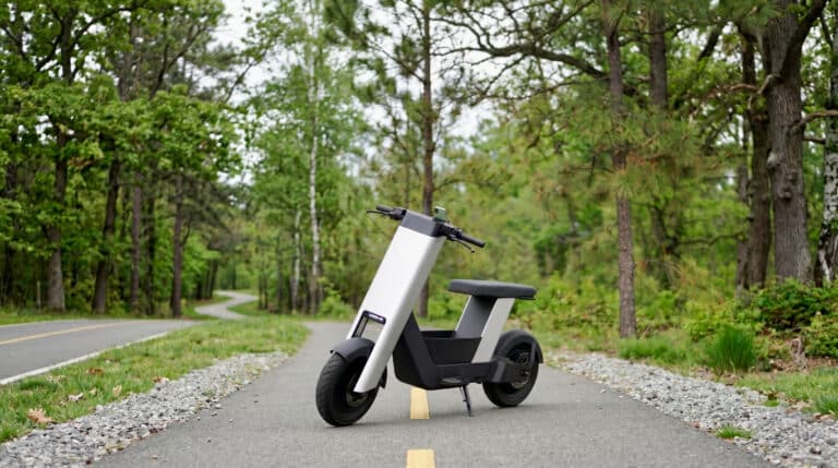 Infinite Machine Olto: scooter elétrica “a prova de roubo” é lançada nos EUA