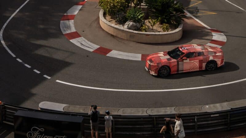 Novo Jaguar Type 01 foi testado no histórico circuito de Mônaco