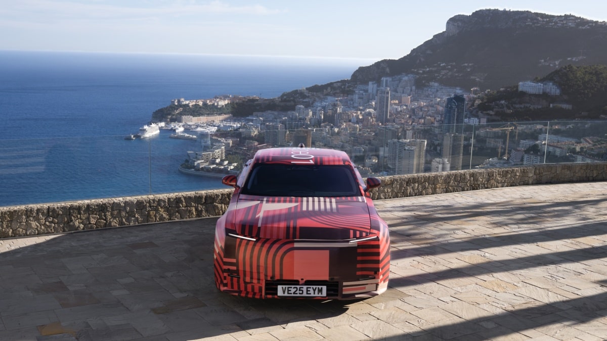 Jaguar Type 01 nas ruas de Monte Carlo