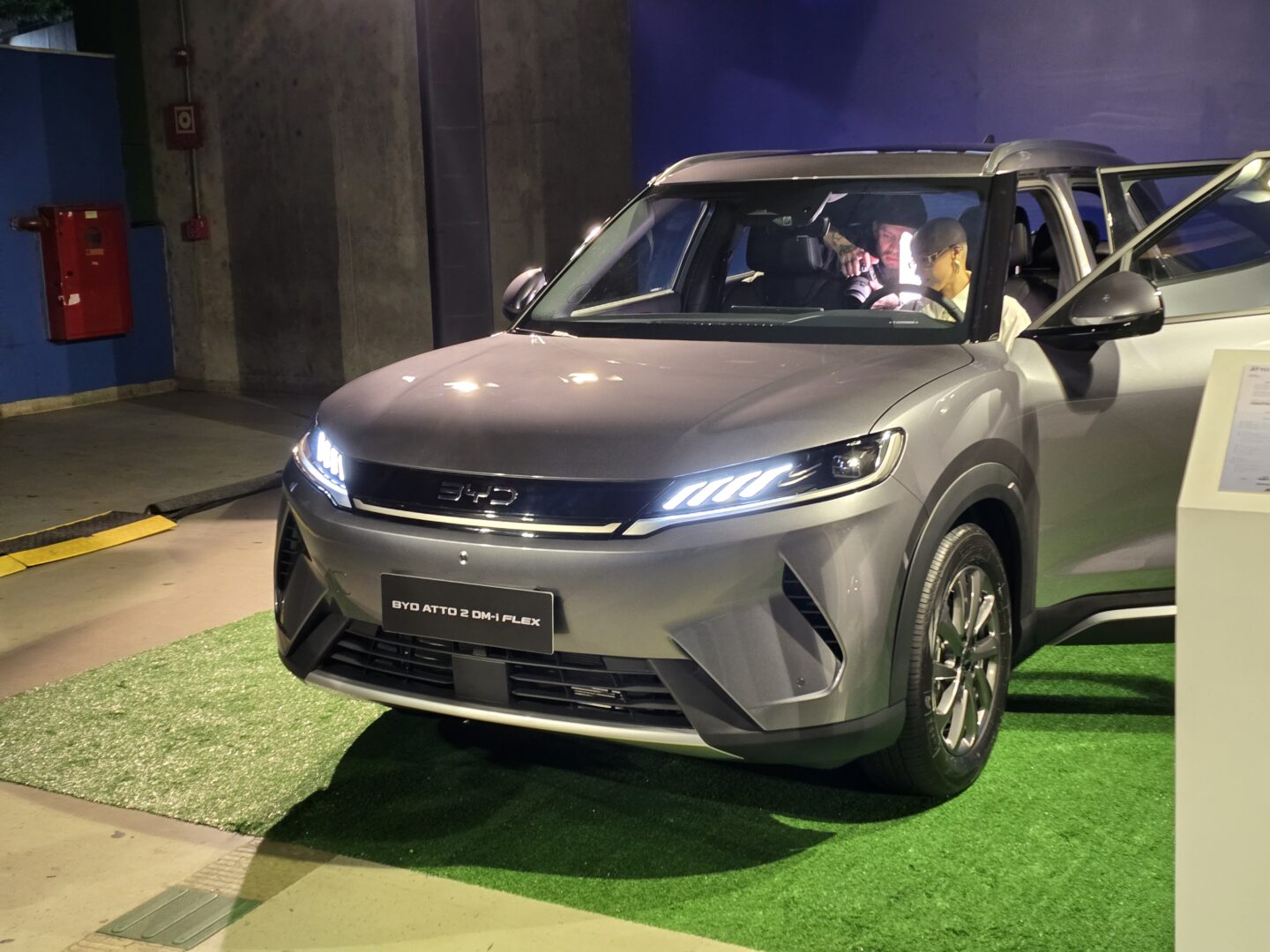 BYD Atto 2 DM-i no evento de lançamento em São Paulo