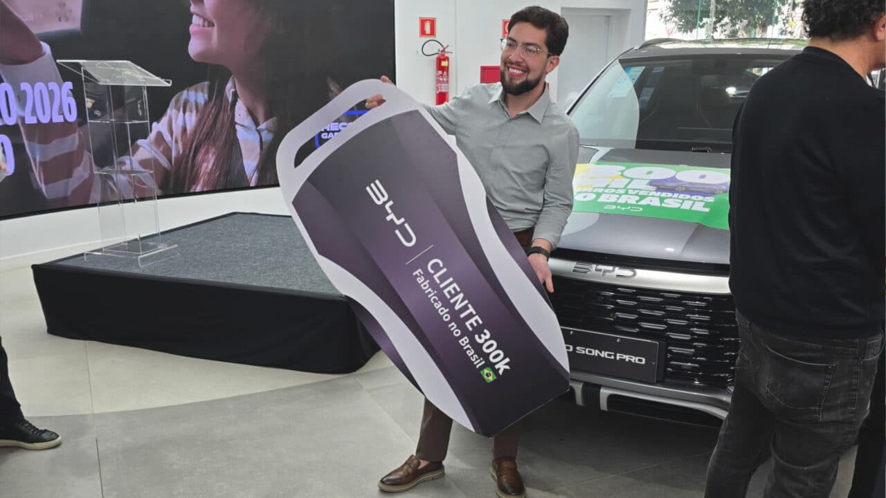 Andrew Imada, cliente número 300 mil da BYD