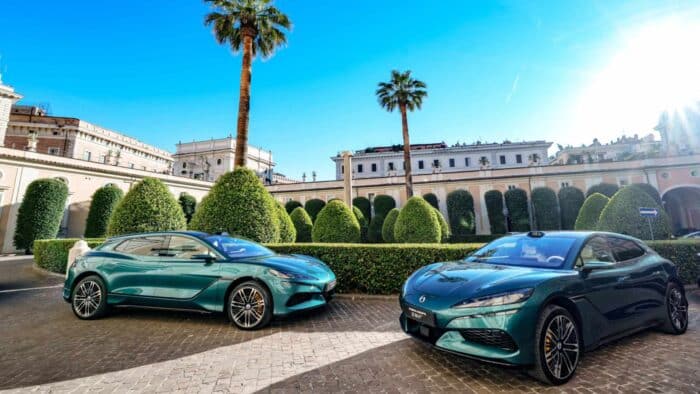 Esportivo da BYD parte de Roma rumo a Hong Kong em viagem puramente elétrica inspirada em Marco Polo