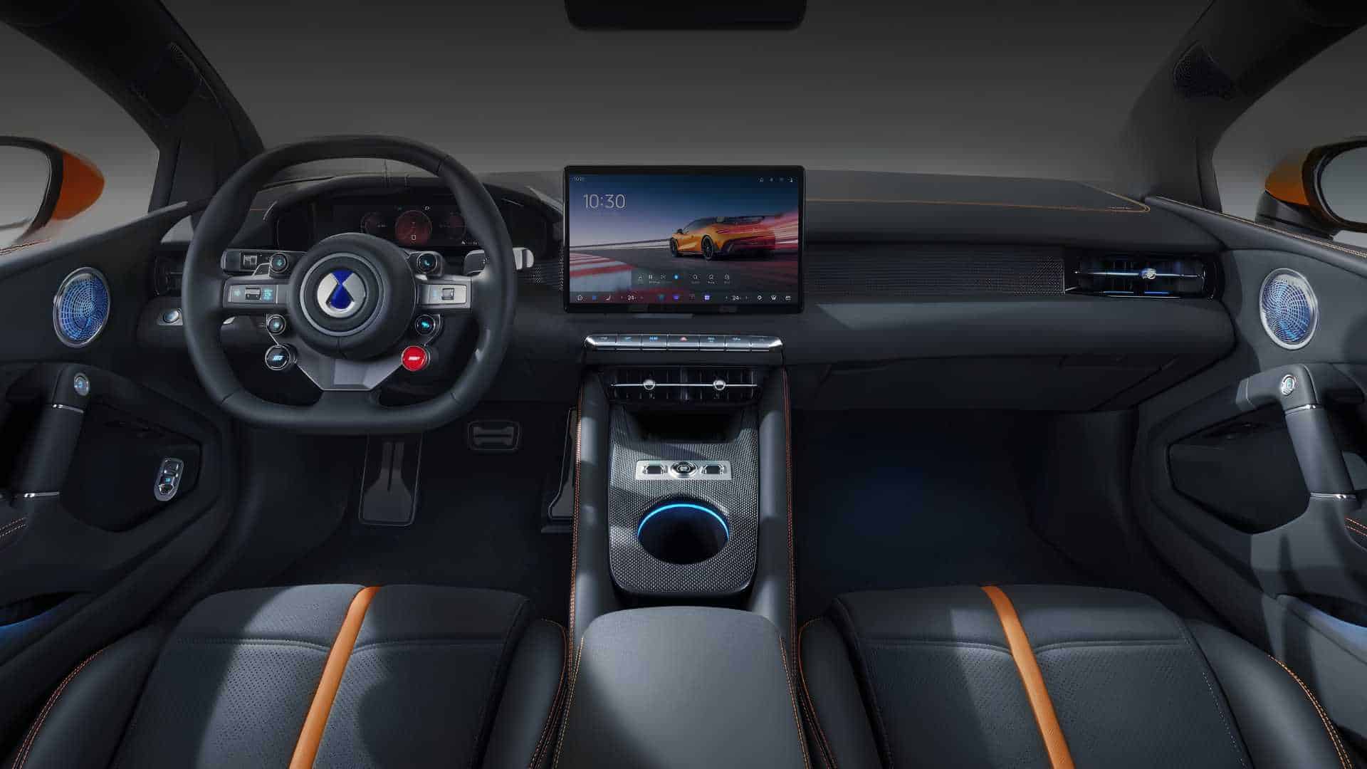 Cabine do supercarro elétrico Denza Z com painel digital, tela central de 12,8 polegadas, volante esportivo e acabamento em preto com detalhes em laranja