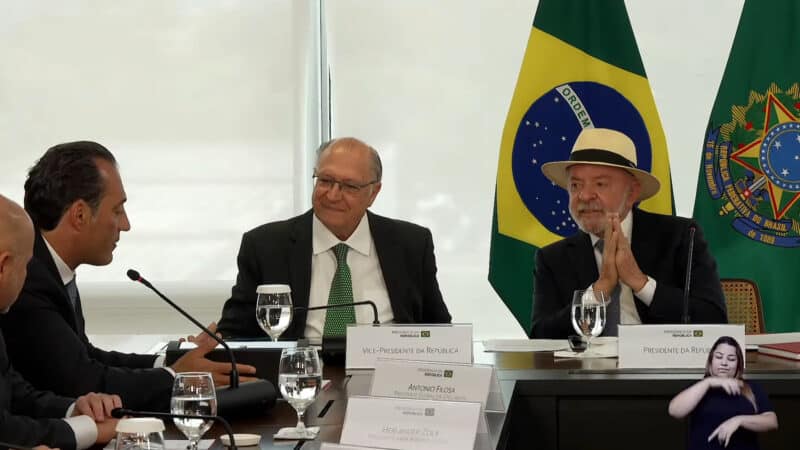 Encontro entre o CEO, Antonio Filosa, da Stellantis, Lula e Alckmin