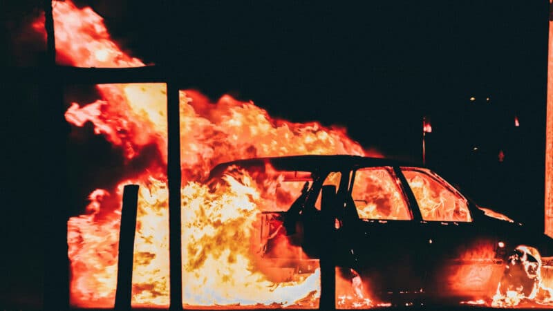Foto de incêndio veicular