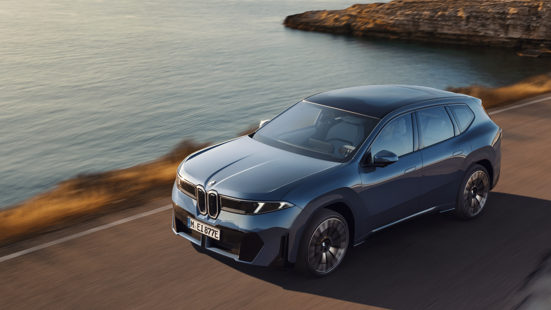 Novo BMW iX3 chega ao país