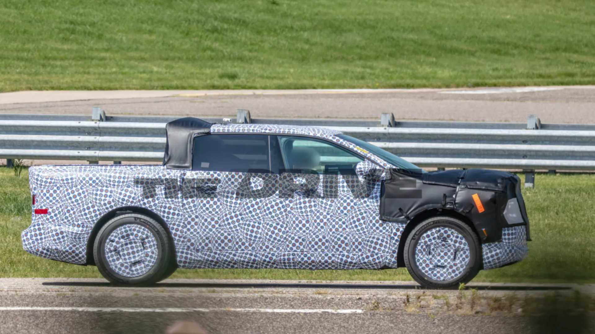 Perfil da picape elétrica compacta da Ford em testes