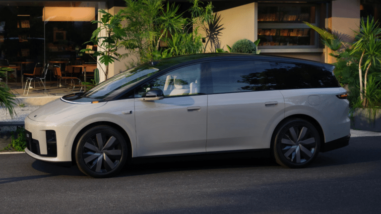 Li Auto i8 ganha versão com tração traseira e aposta em famílias para impulsionar vendas na China