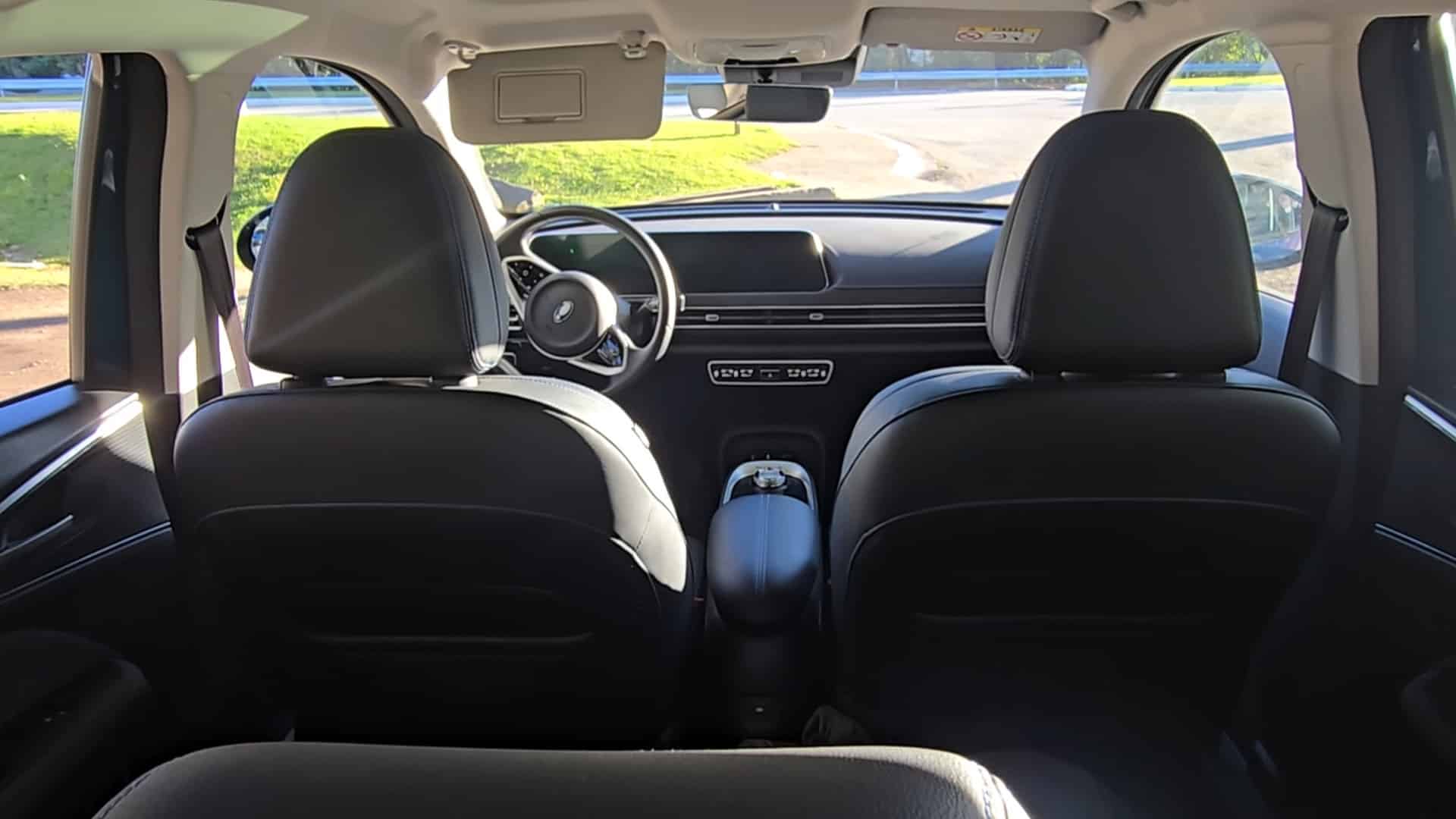 Interior do GWM Ora 03