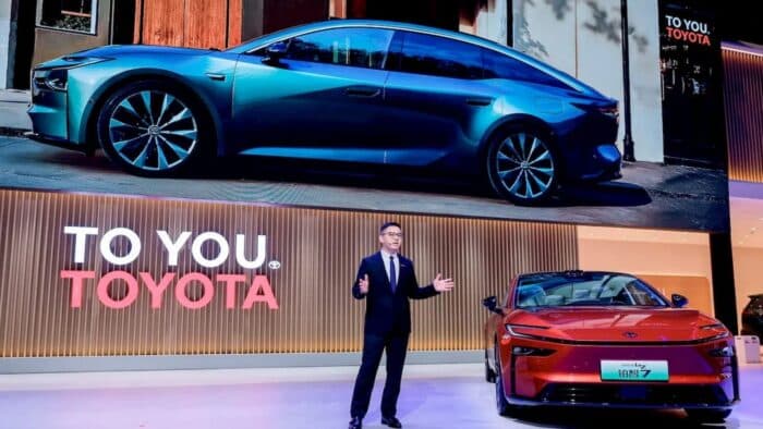 Em decisão inédita, Toyota irá construir novo veículo elétrico na China antes do Japão