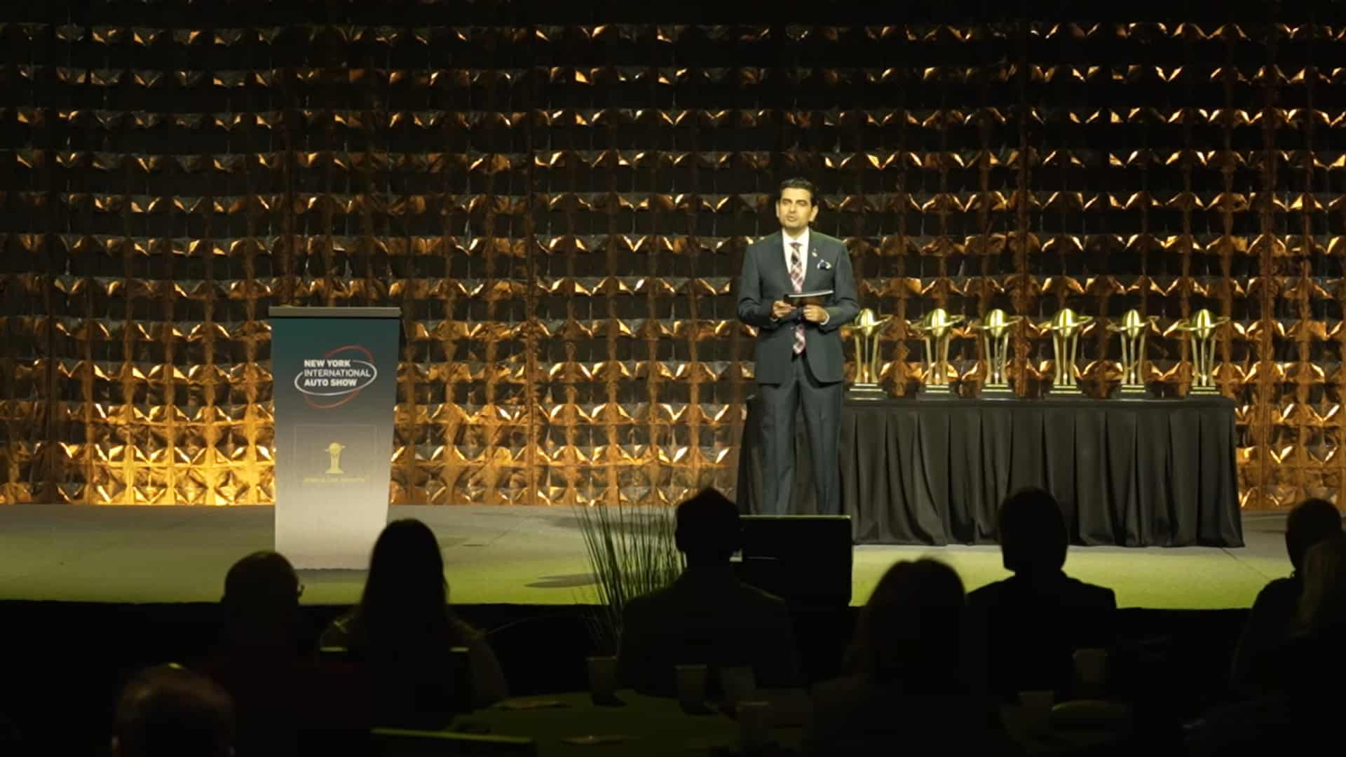 Tela com a apresentação do International Car Awards 2026