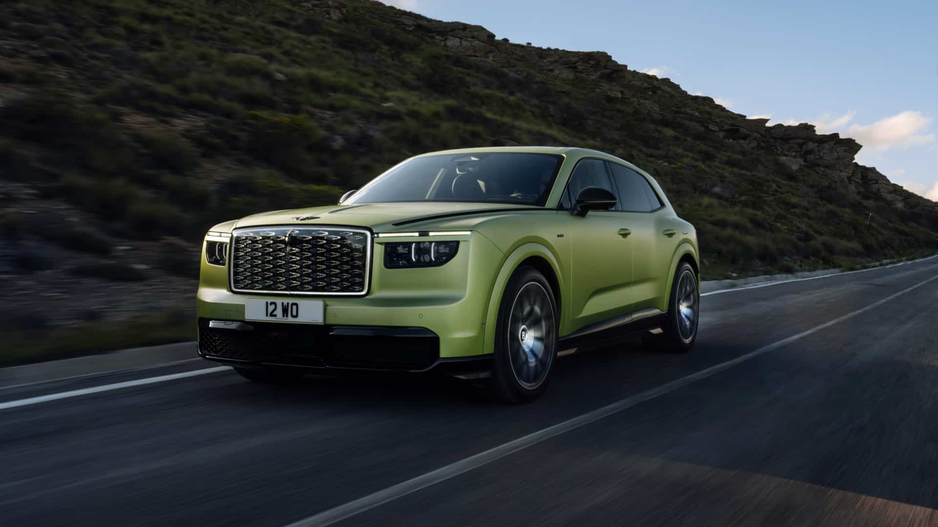 Visão geral do Bentley Torcal na estrada