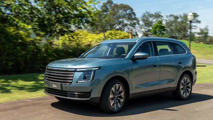 Jetour S08 tem sete lugares e carregamento rápido por R$ 260 mil