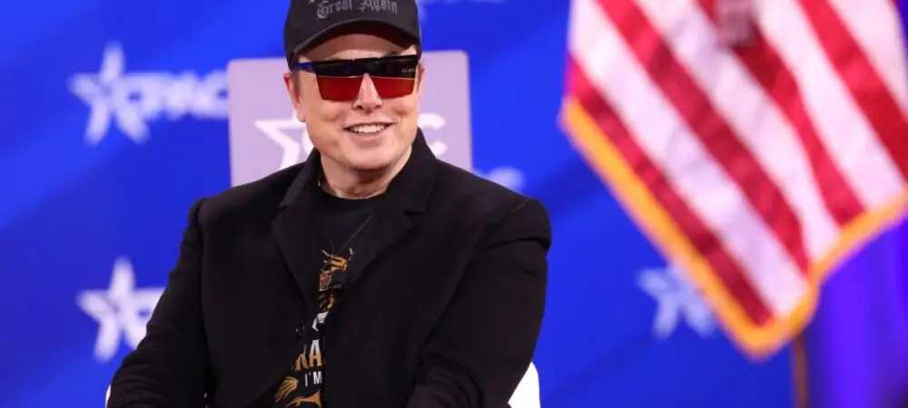 Elon Musk falando no CPAC em 2025