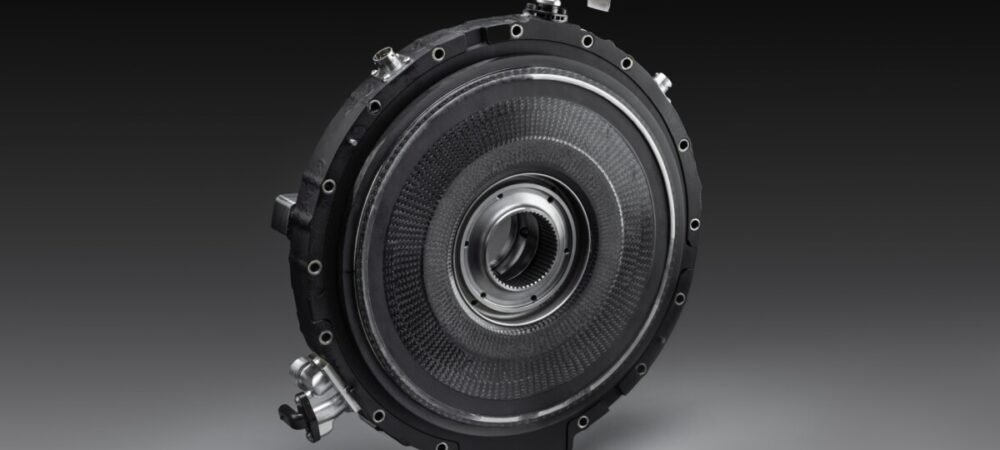 Motor com tecnologia de fluxo axial da Yasa tem pico de energia de 750kW ou mais de 1000 cv